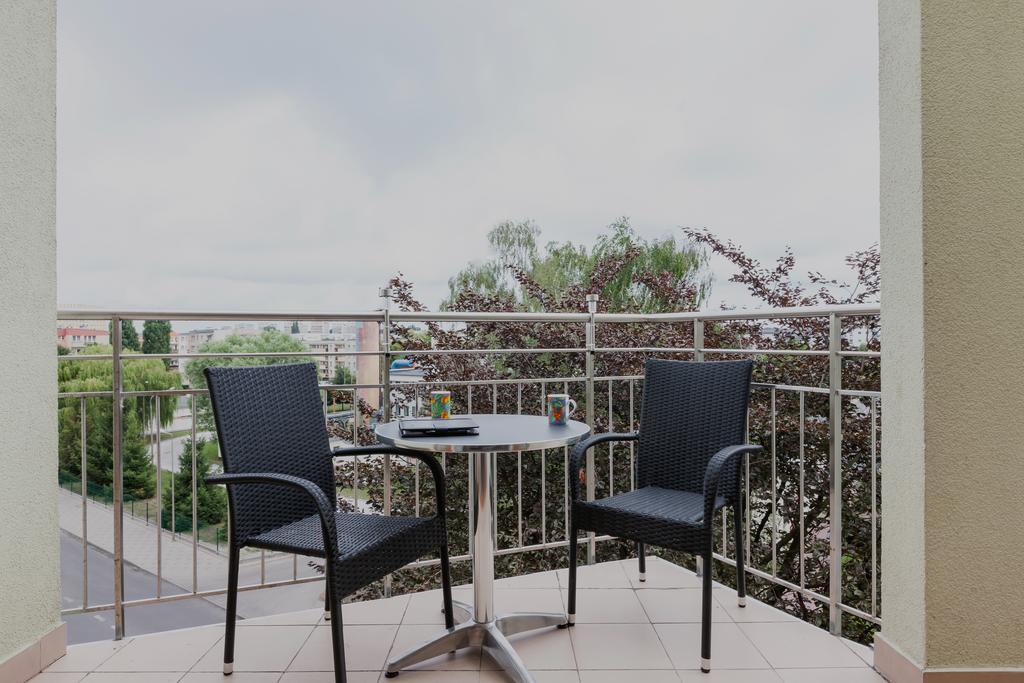 Riverside Apartment With Balcony By Noclegi Renters Swinoujscie Ngoại thất bức ảnh