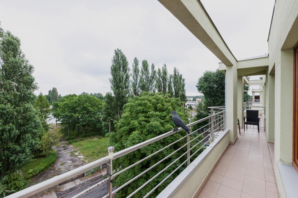 Riverside Apartment With Balcony By Noclegi Renters Swinoujscie Ngoại thất bức ảnh
